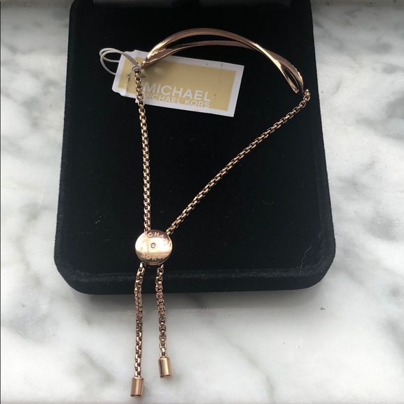 Michael Kors - Picture 2 of 3